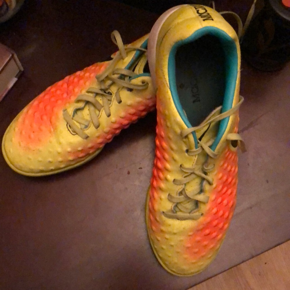 Nike shoes